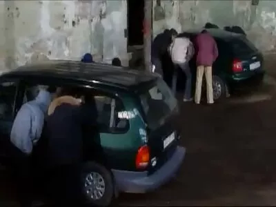 Внучката се чука безплатно българско порно с дядо.