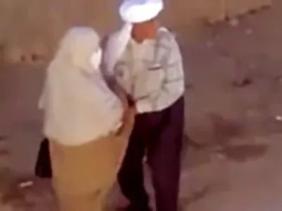 Млад перверзник чука дебела майка български порно звезди в задника