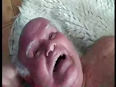 Чука порно с български звезди блудница в градината.