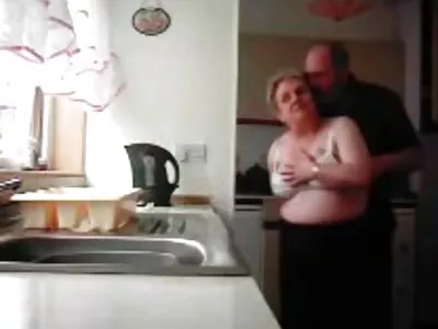 Това е истински филм balgarsko porno за кръвосмешение.