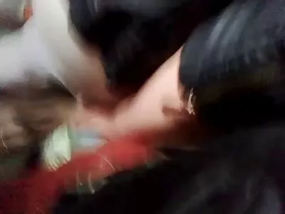 Боби чука дребно домашно ебане 18 годишно момиче.